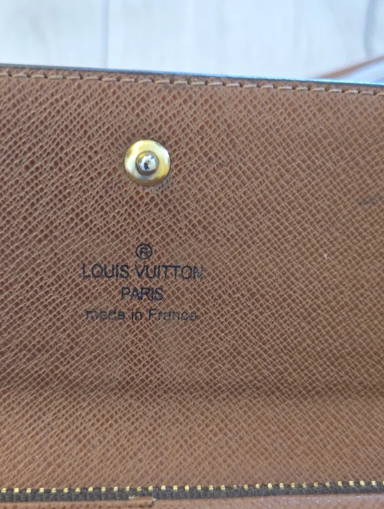 Louis Vuitton Monogram Wallet Excellent condition Rarely Used. - Picture 11 of 14